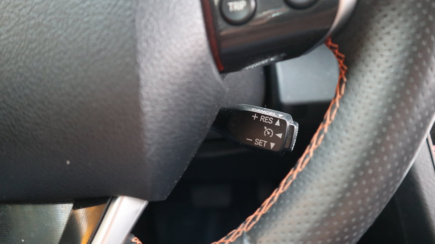 Toyota 豐田 ／ Sienta ／ 2016年 ／ 2016年Toyota Sienta 白色 豐田中古車 ／ 九肇匯元汽車 (台南)