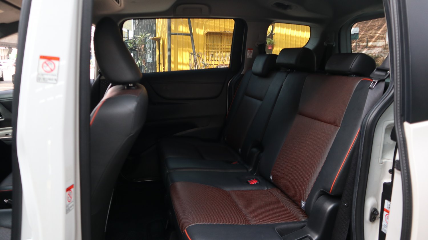 Toyota 豐田 ／ Sienta ／ 2016年 ／ 2016年Toyota Sienta 白色 豐田中古車 ／ 九肇匯元汽車 (台南)