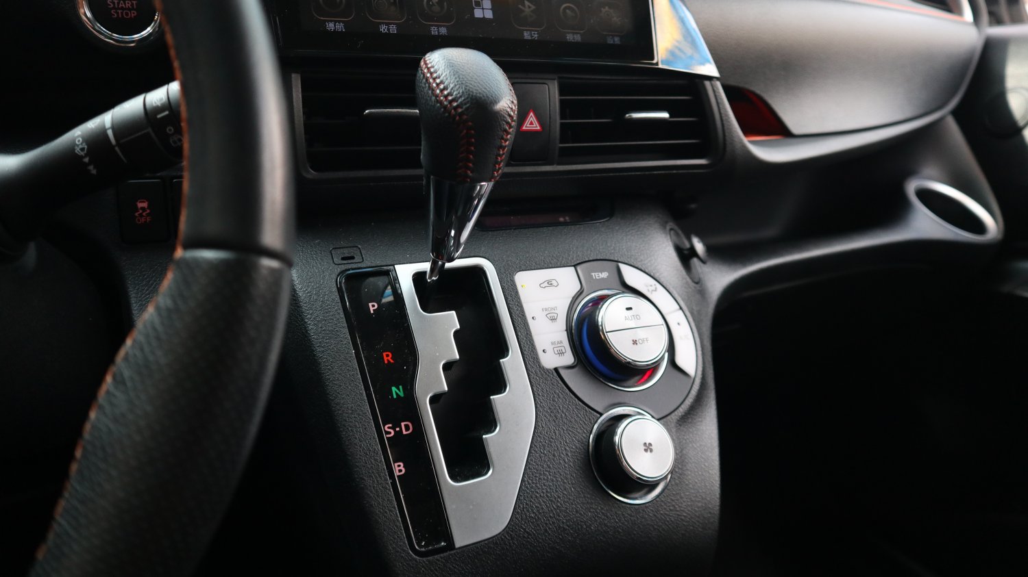 Toyota 豐田 ／ Sienta ／ 2016年 ／ 2016年Toyota Sienta 白色 豐田中古車 ／ 九肇匯元汽車 (台南)