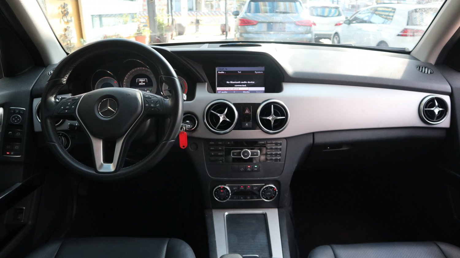 Benz 賓士 ／ GLK-Class ／ 2015年 ／ 2015年 Benz GLK220 白色 賓士休旅車 ／ 九肇匯元汽車 (台南)