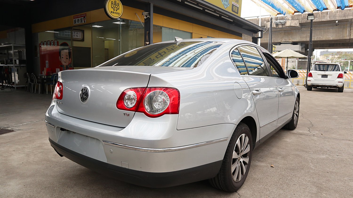VW 福斯 ／ Passat ／ 2010年 ／ 2010年 VW Passat  銀色 福斯中古車 ／ 九肇匯元汽車 (台南)