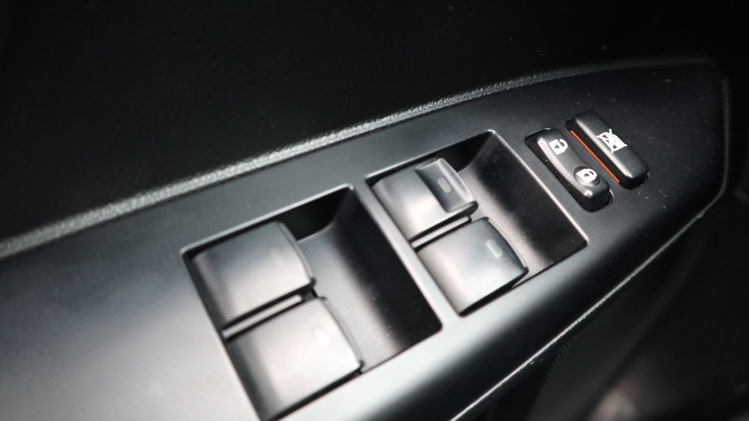 Lexus 凌志 ／ CT 系列 ／ 2014年 ／ 2014年 Lexus CT200h 白色 油電混合 凌志中古車 ／ 九肇匯元汽車 (台南)