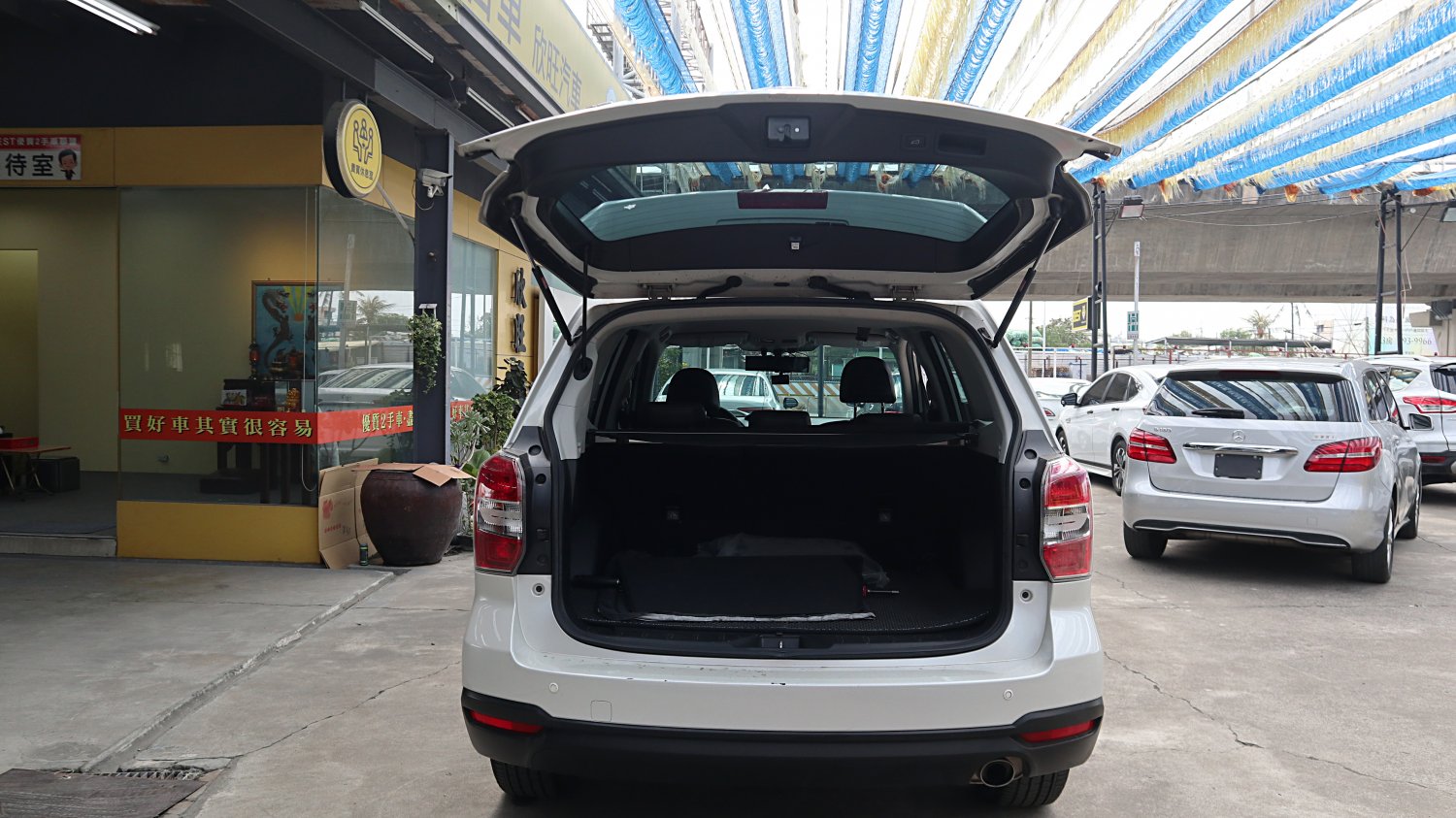 Subaru 速霸陸 ／ Forester ／ 2013年 ／ 2013年 Subaru Forester 白色 速霸陸中古休旅車 ／ 佳里興店(台南)