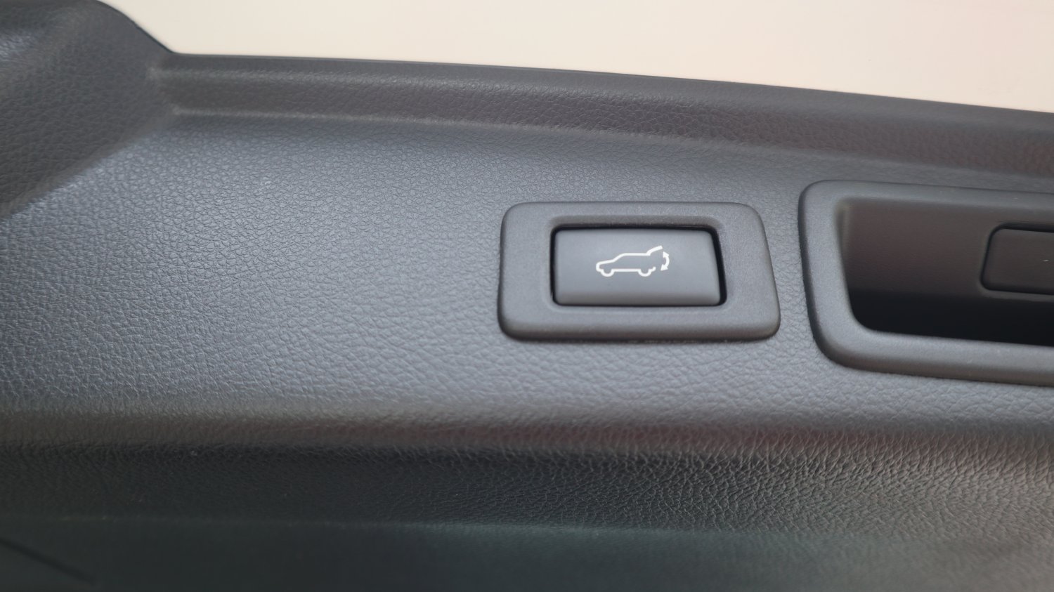 Subaru 速霸陸 ／ Forester ／ 2013年 ／ 2013年 Subaru Forester 白色 速霸陸中古休旅車 ／ 佳里興店(台南)