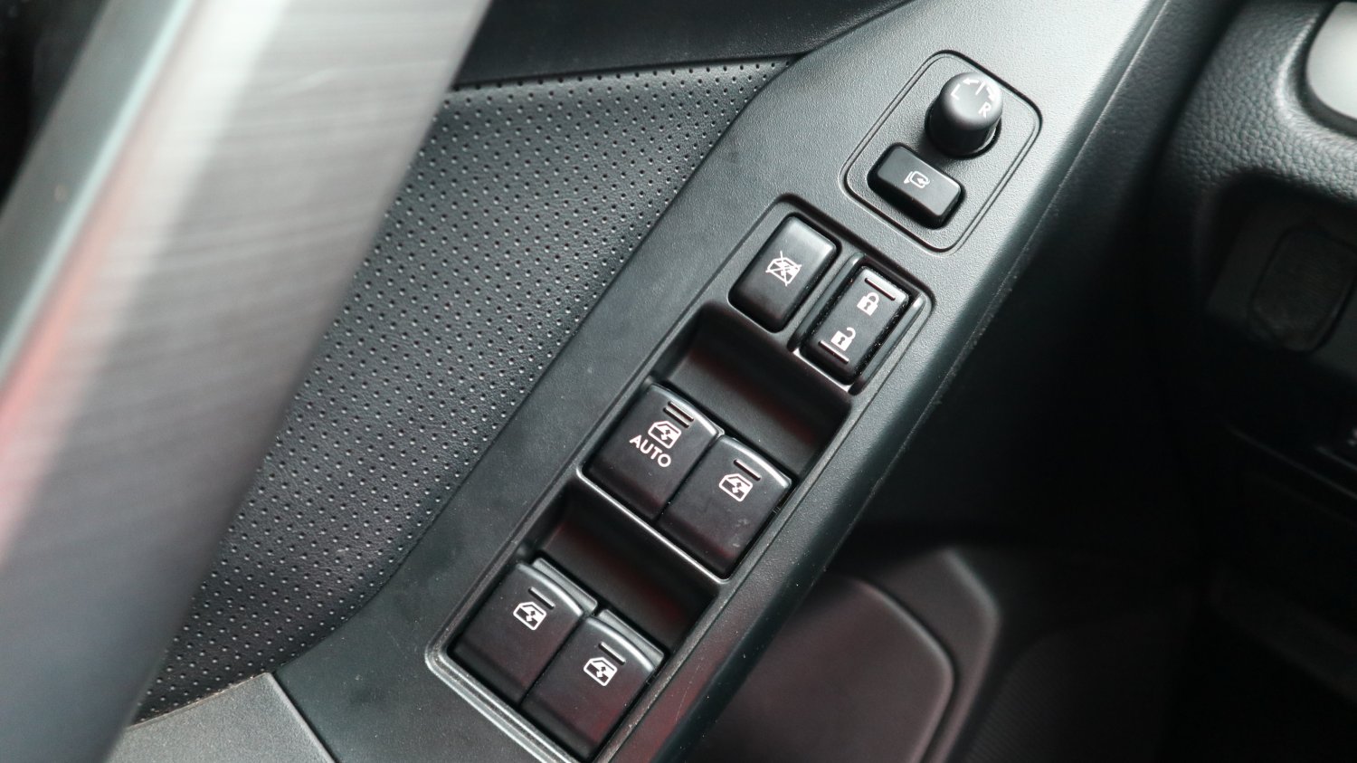 Subaru 速霸陸 ／ Forester ／ 2013年 ／ 2013年 Subaru Forester 白色 速霸陸中古休旅車 ／ 佳里興店(台南)