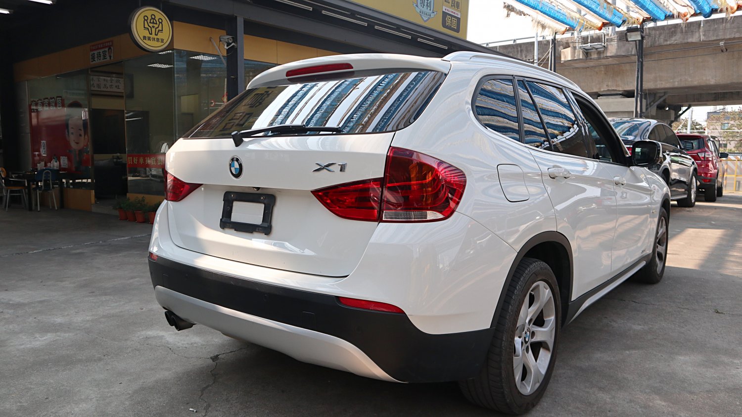 Bmw 寶馬 ／ X1 ／ 2012年 ／ 2012年 BMW X1 白色 寶馬中古車 ／ 九肇匯元汽車 (台南)