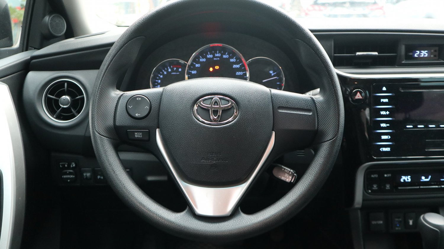 Toyota 豐田 ／ Altis ／ 2018年 ／ 2018年 Toyota Altis 灰色 豐田中古車 ／ 成交區