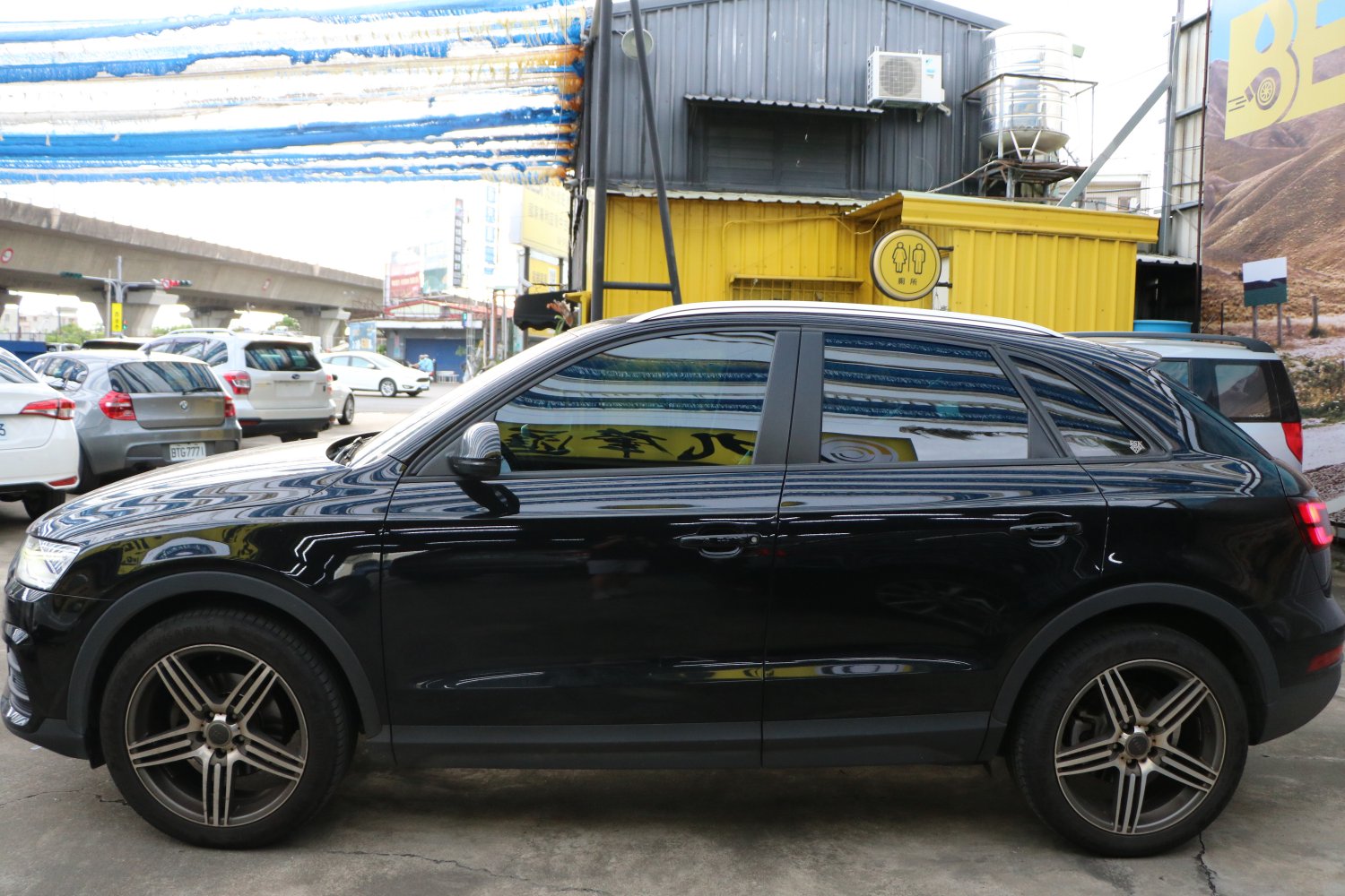 Audi 奧迪 ／ Q3 ／ 2016年 ／ 2016 年 Audi Q3 黑色 奧迪中古車 ／ MG車庫(台南)