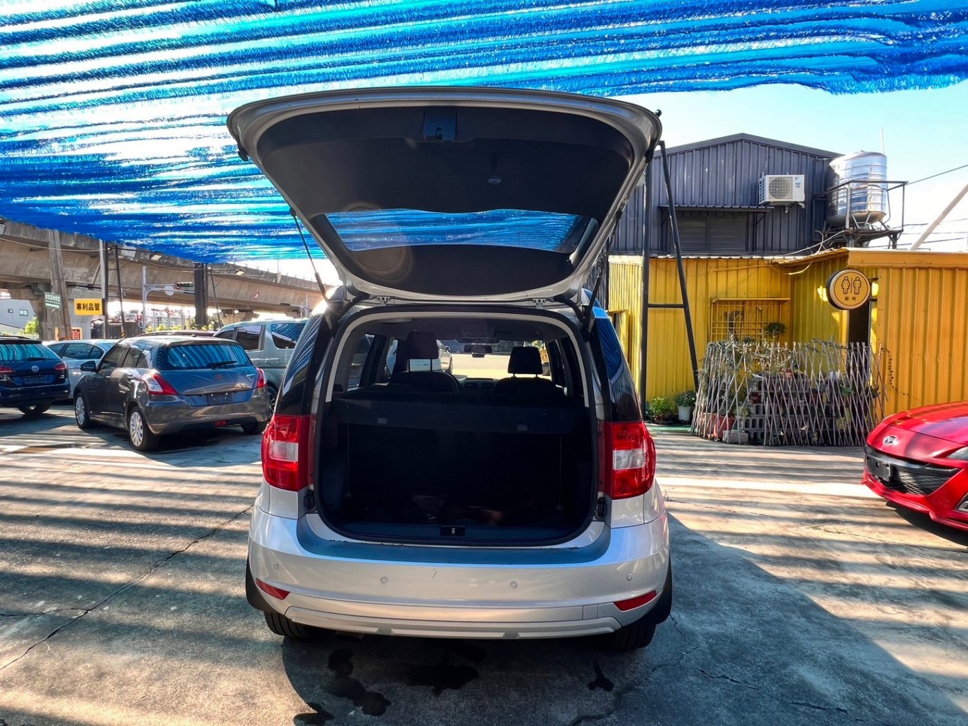 Skoda 司可達 ／ Yeti ／ 2014年 ／ 2014年Skoda Yeti 銀色 司可達中古車 ／ 車輛外調中