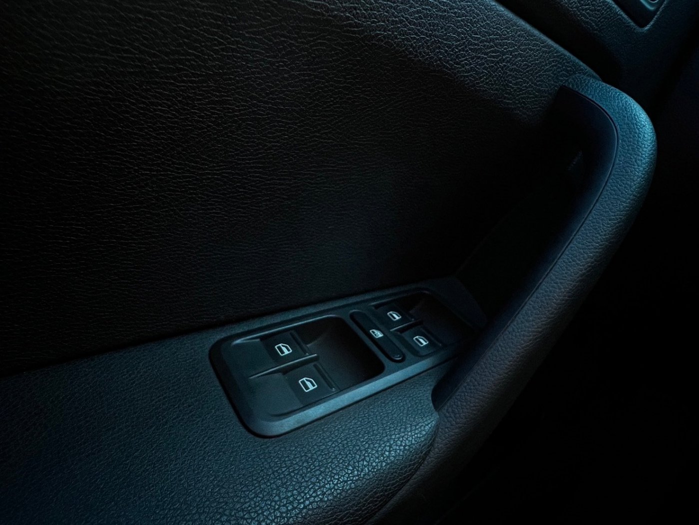 Skoda 司可達 ／ Yeti ／ 2014年 ／ 2014年Skoda Yeti 銀色 司可達中古車 ／ 車輛外調中
