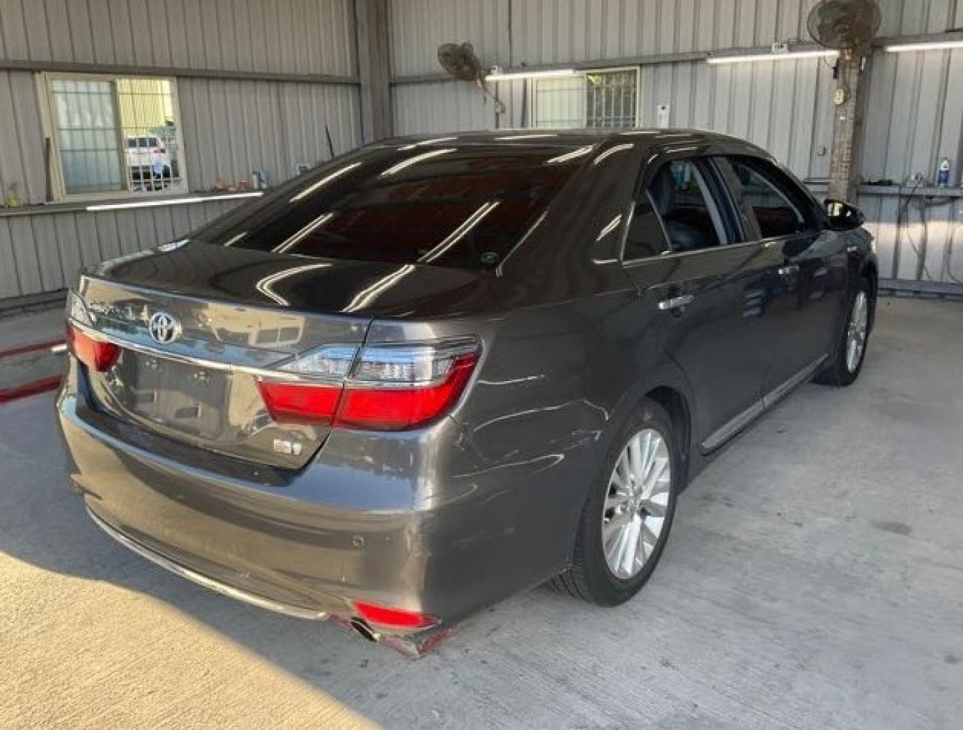 Toyota 豐田 ／ Camry ／ 2016年 ／ 2016年Toyota Camry 灰色 豐田中古車 ／ 九肇匯元汽車 (台南)