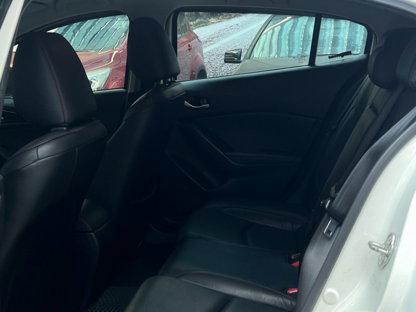 Mazda 馬自達 ／ Mazda 3 ／ 2016年 ／ 2016年Mazda 3 白色 馬自達中古車 ／ 成交區