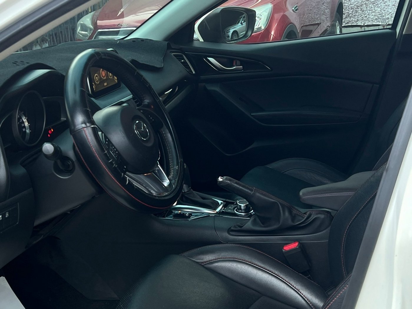 Mazda 馬自達 ／ Mazda 3 ／ 2016年 ／ 2016年Mazda 3 白色 馬自達中古車 ／ 成交區