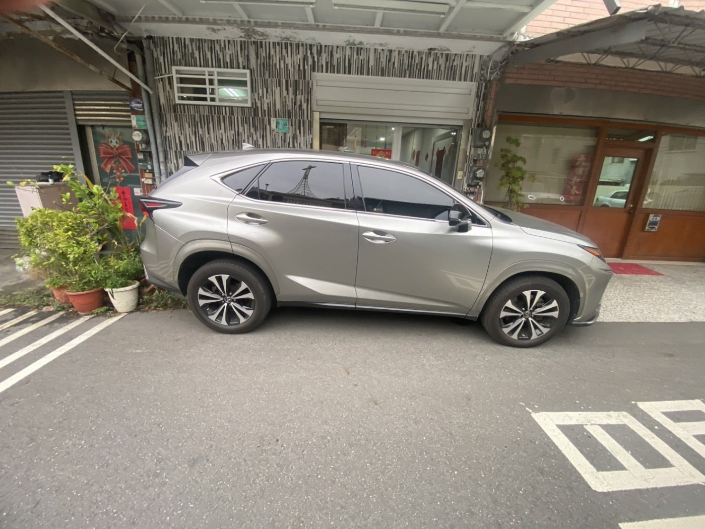 Lexus 凌志 ／ NX 系列 ／ 2021年 ／ 2021年Lexus NX200 淺棕色 凌志中古車 ／ 成交區