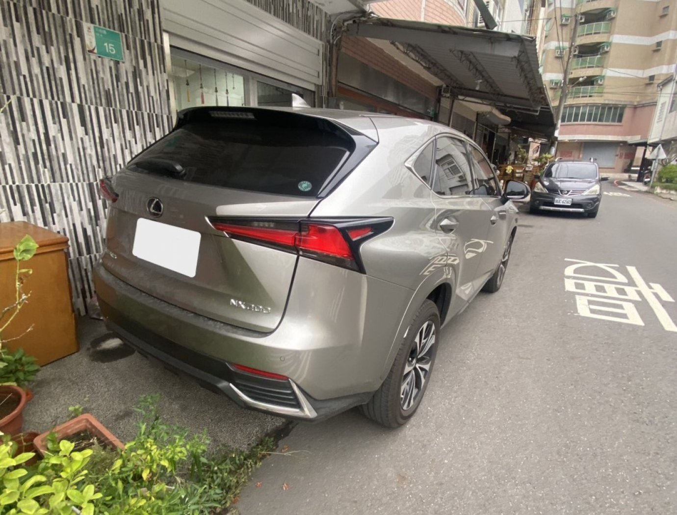 Lexus 凌志 ／ NX 系列 ／ 2021年 ／ 2021年Lexus NX200 淺棕色 凌志中古車 ／ 成交區