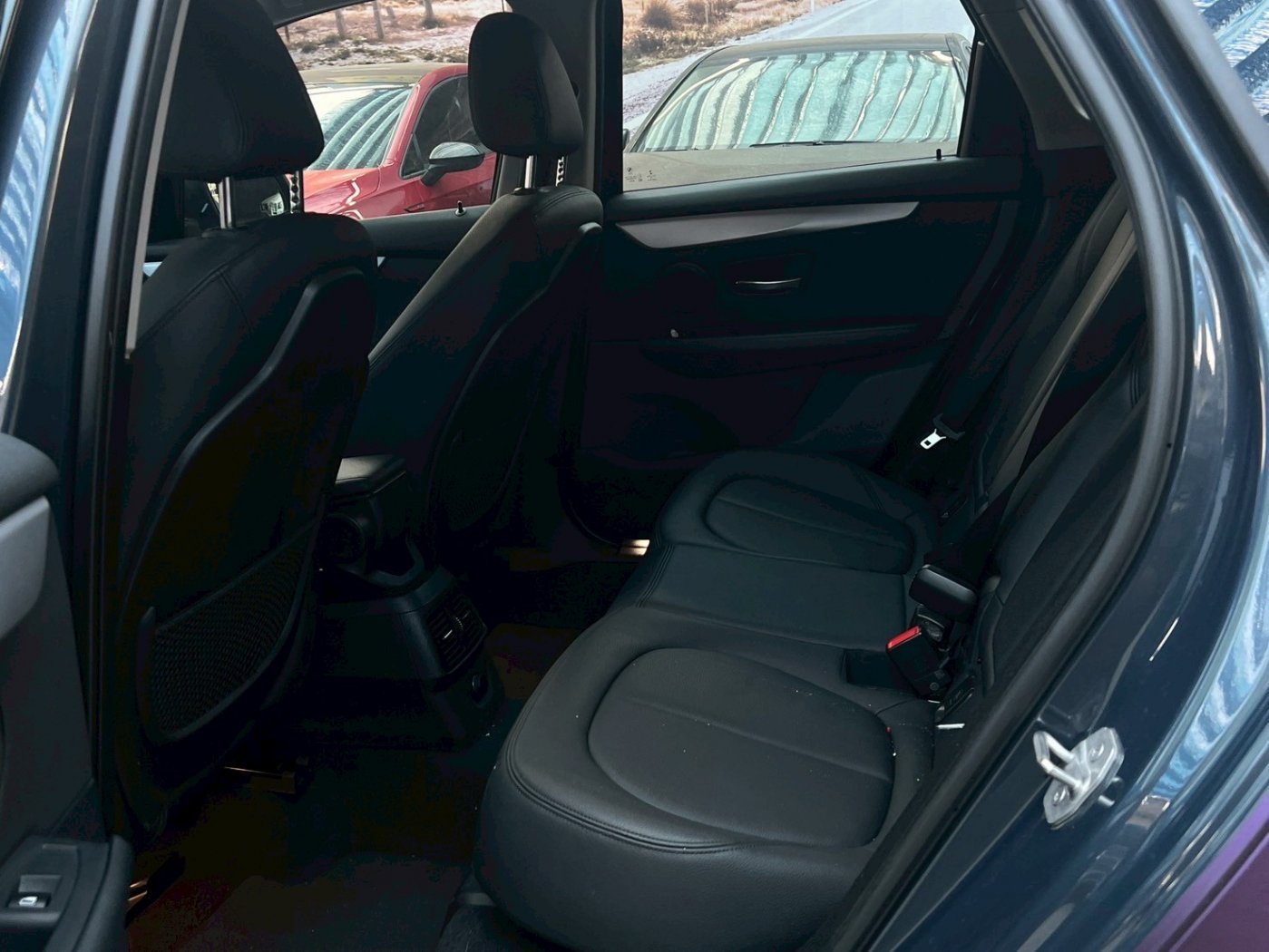 Bmw 寶馬 ／ 2-Series ／ 2015年 ／ 2015年 BMW 218i 紫色 寶馬中古車 ／ MG車庫(台南)