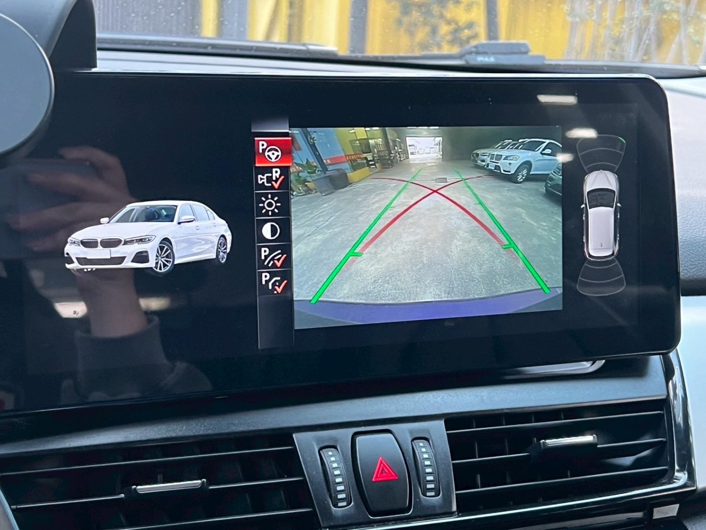 Bmw 寶馬 ／ 2-Series ／ 2015年 ／ 2015年 BMW 218i 紫色 寶馬中古車 ／ MG車庫(台南)