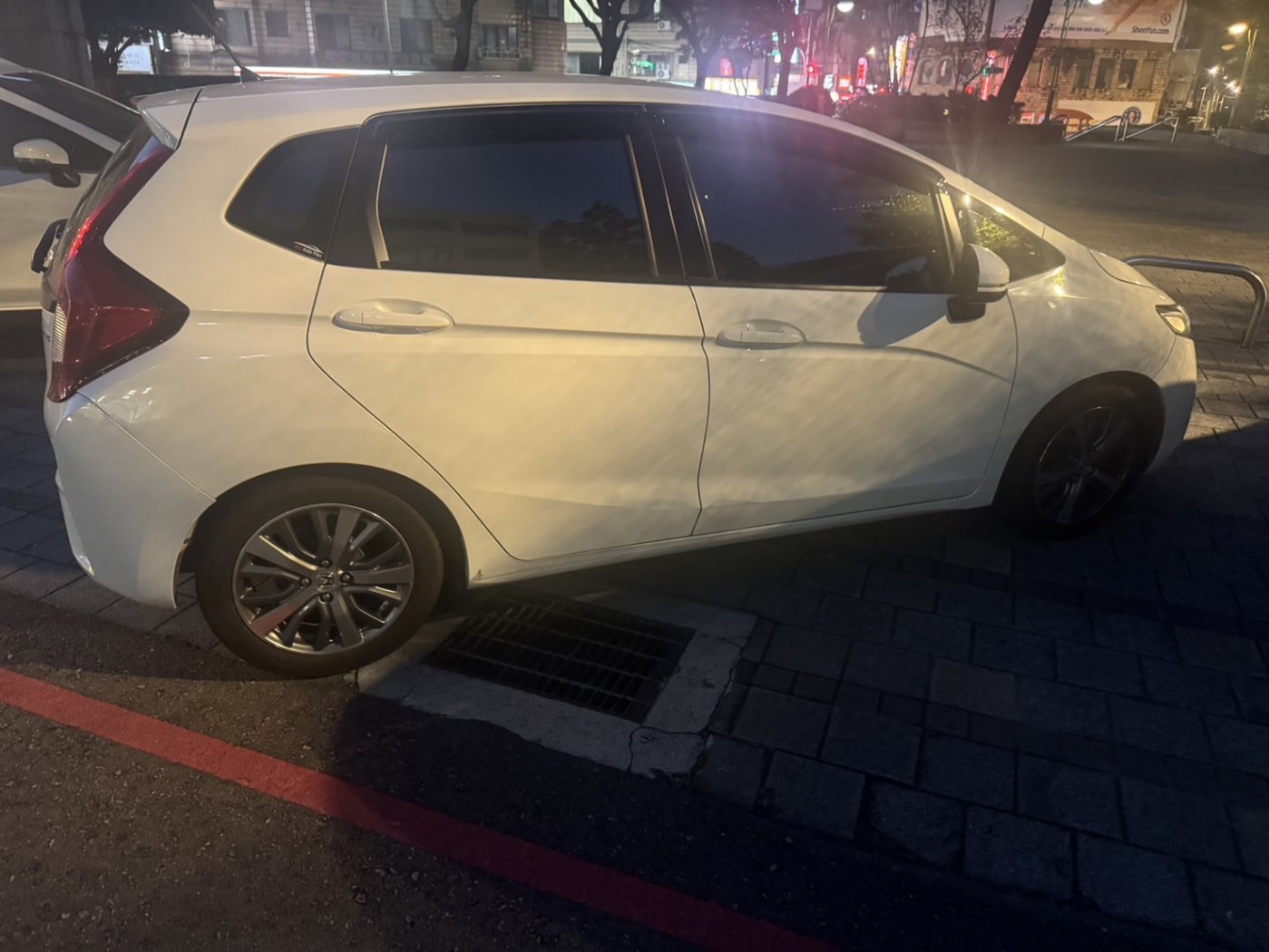 Honda 本田 ／ FIT ／ 2017年 ／ 2017年Honda  FIT  白色 本田中古車 ／ MG車庫(台南)