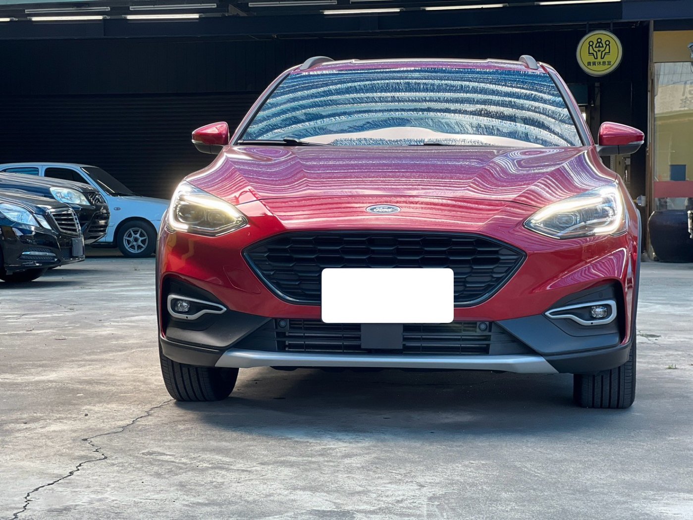 Ford 福特 ／ Focus ／ 2022年 ／ 2022年 Ford Focus 紅色 福特中古車 ／ 高拍