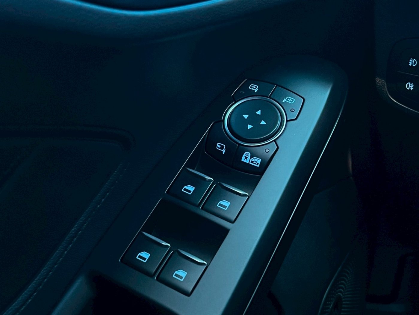 Ford 福特 ／ Focus ／ 2022年 ／ 2022年 Ford Focus 紅色 福特中古車 ／ 高拍