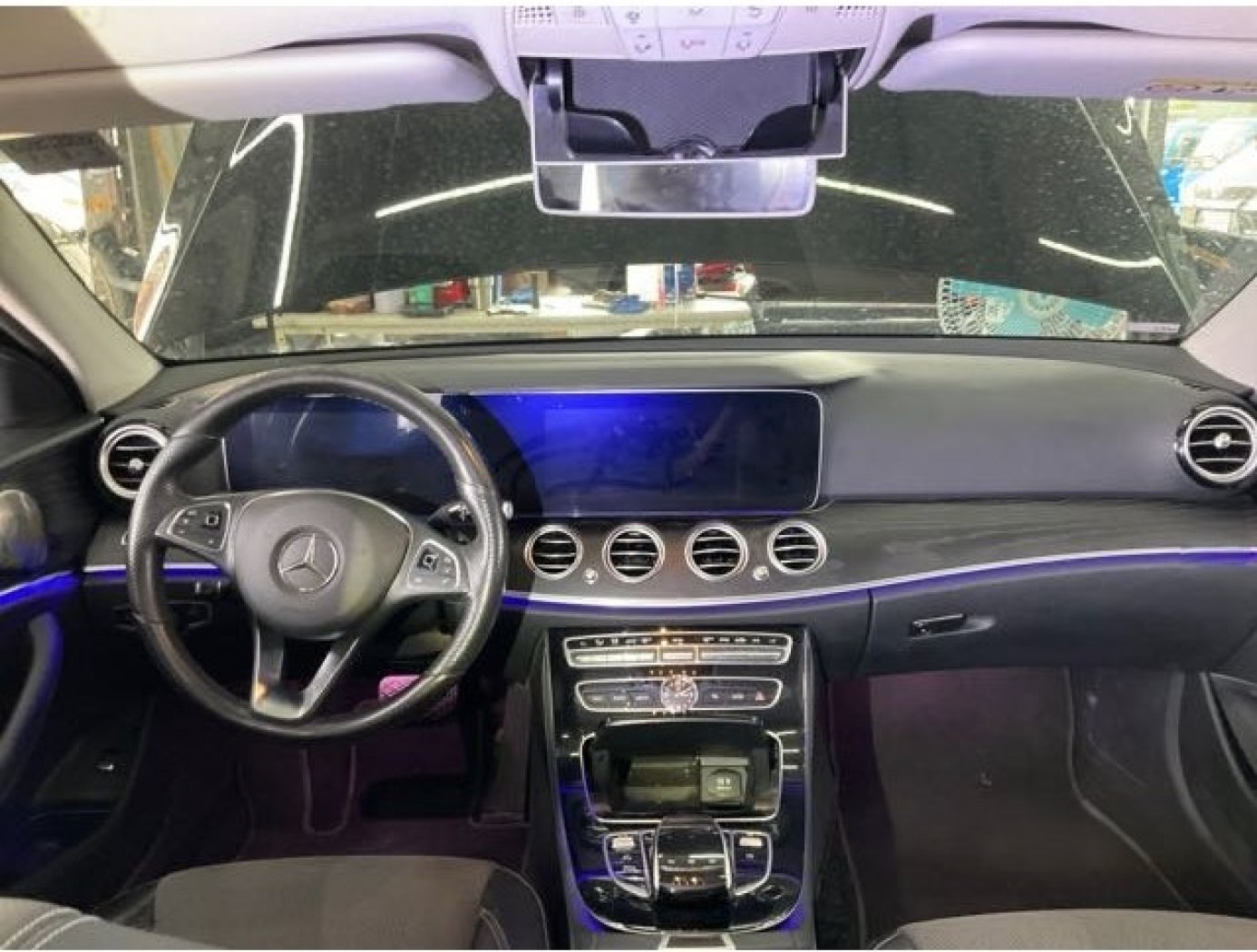 Benz 賓士 ／ E-Class ／ 2017年 ／ 2017年 Benz E250 黑色 賓士中古車 ／ 九肇匯元汽車 (台南)