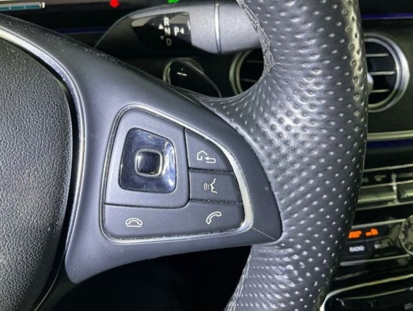 Benz 賓士 ／ E-Class ／ 2017年 ／ 2017年 Benz E250 黑色 賓士中古車 ／ 九肇匯元汽車 (台南)