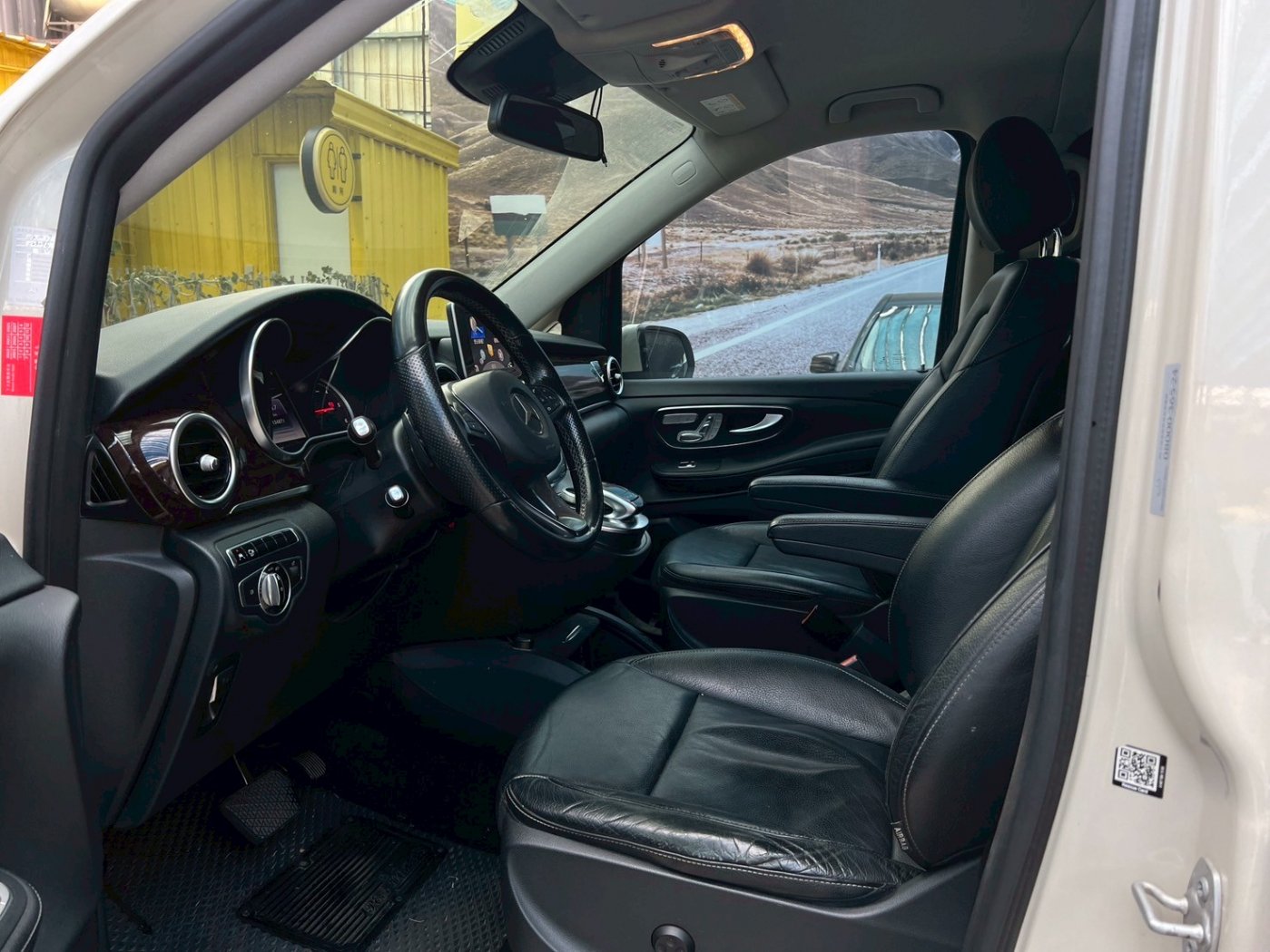 Benz 賓士 ／ V-Class ／ 2016年 ／ 2016年Benz V250D深棕色 賓士中古車 ／ 高拍
