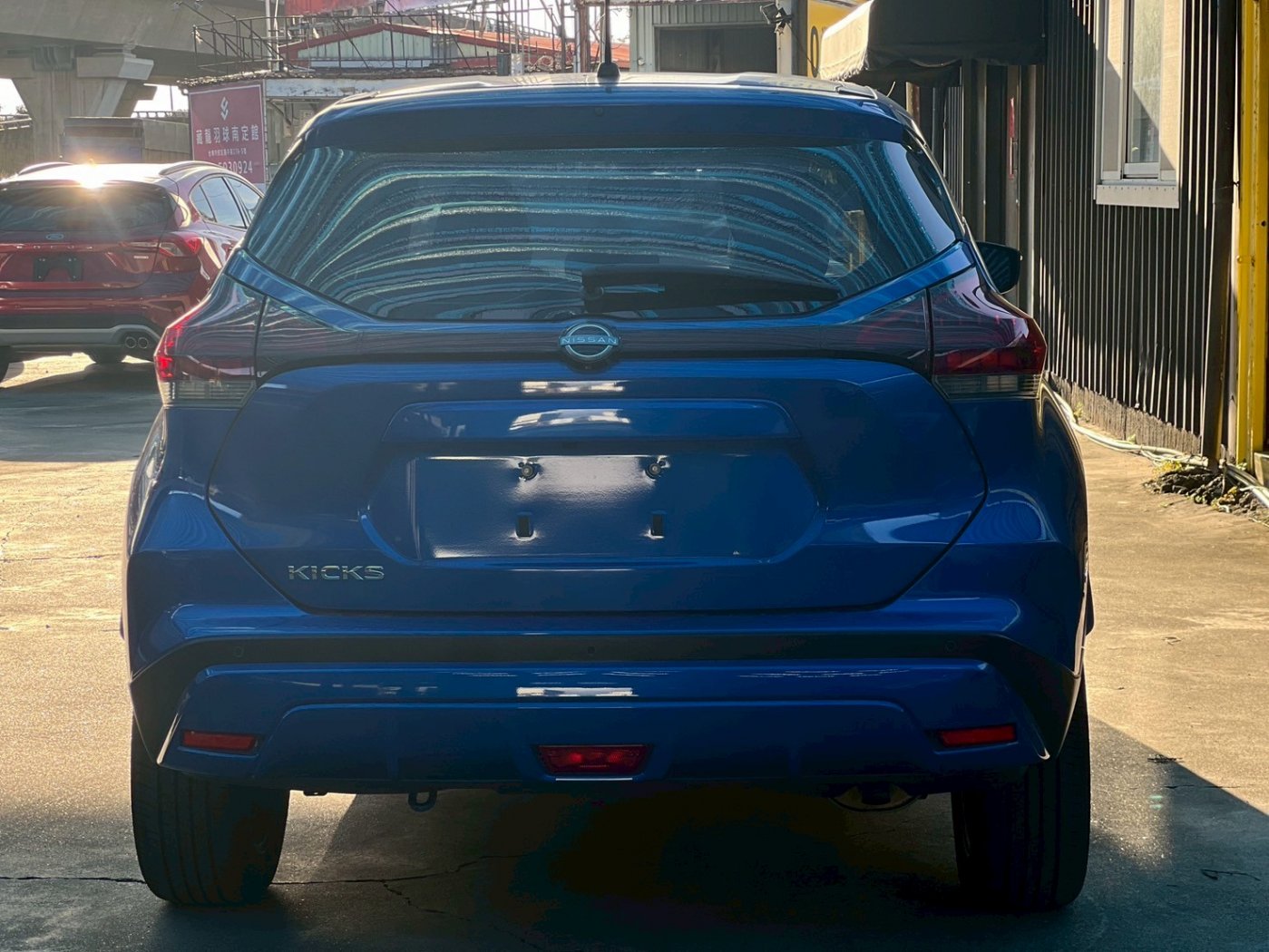 Nissan 日產 ／ Kicks ／ 2023年 ／ 2023年Nissan Kicks 藍色 日產中古車 ／ MG車庫(台南)
