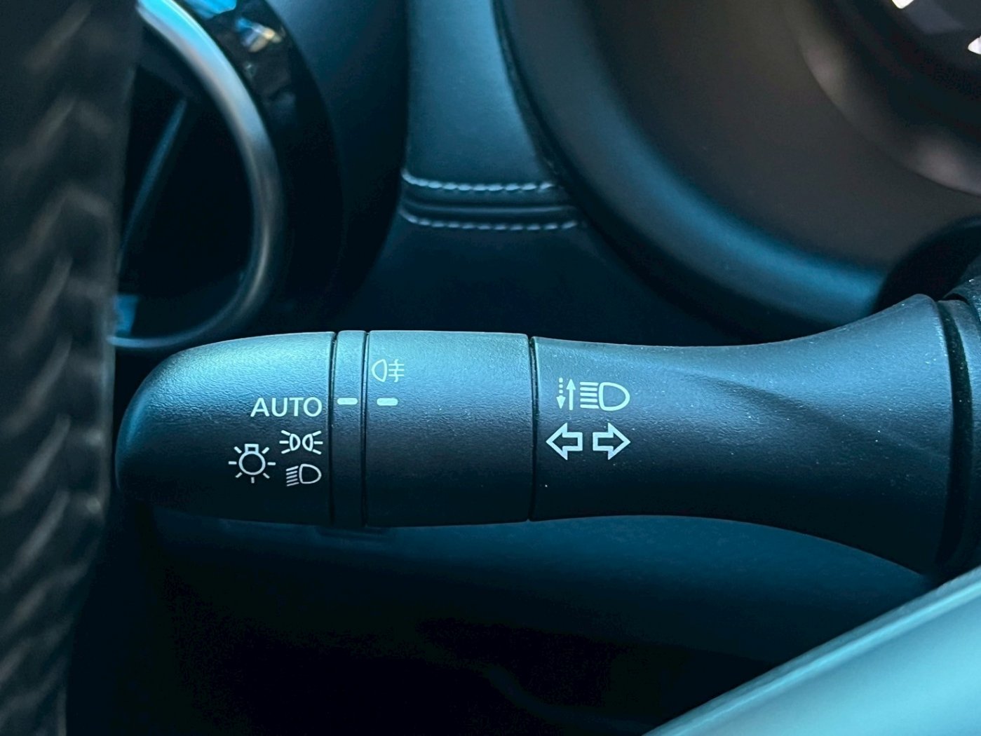 Nissan 日產 ／ Kicks ／ 2023年 ／ 2023年Nissan Kicks 藍色 日產中古車 ／ MG車庫(台南)