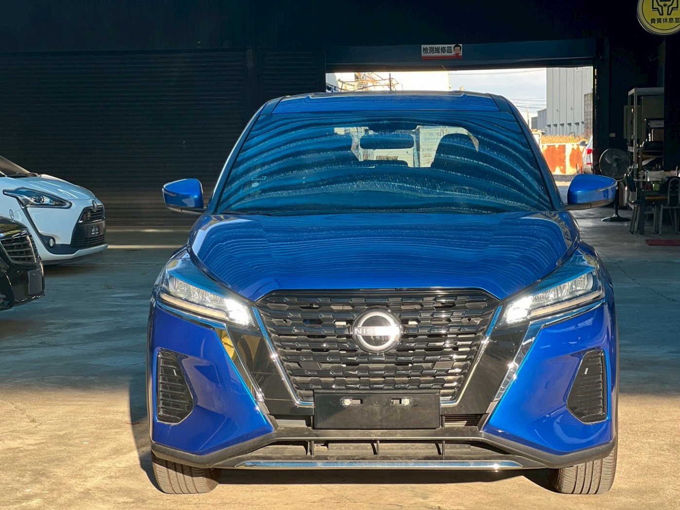 Nissan 日產 ／ Kicks ／ 2023年 ／ 2023年Nissan Kicks 藍色 日產中古車 ／ MG車庫(台南)