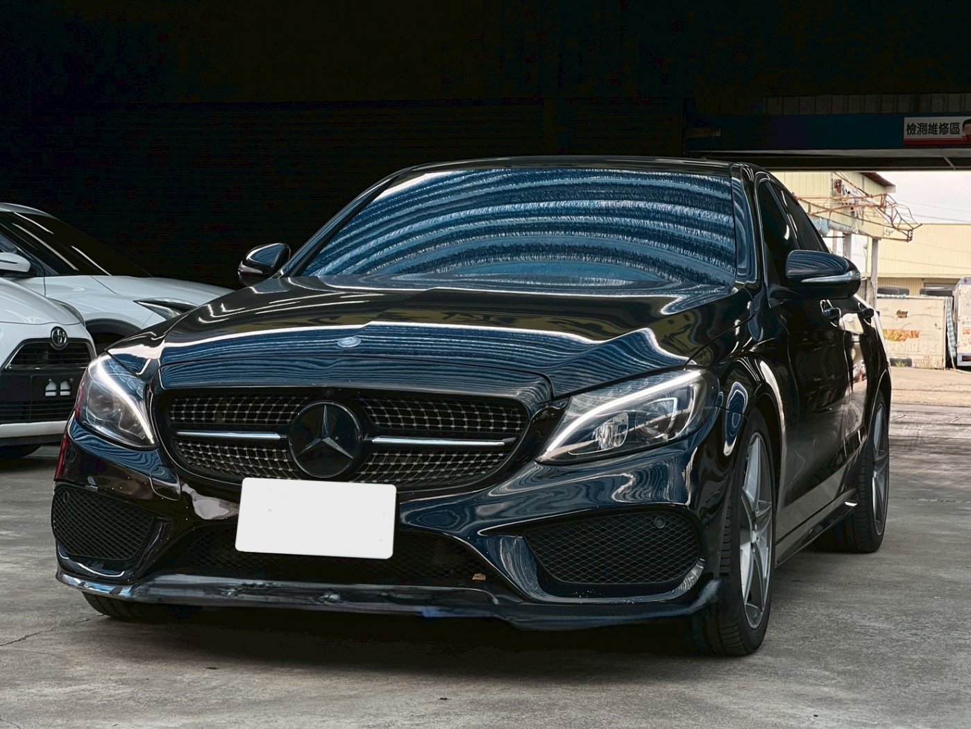 Benz 賓士/C-Class/201503/1991c.c/九肇匯元汽車 (台南)
