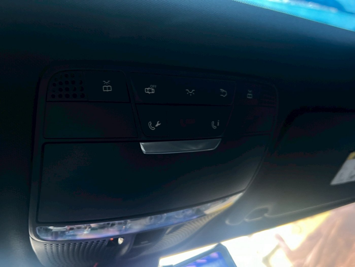Benz 賓士 ／ C-Class ／ 2015年 ／ 2015年Benz C300 黑色 賓士中古車 ／ 九肇匯元汽車 (台南)