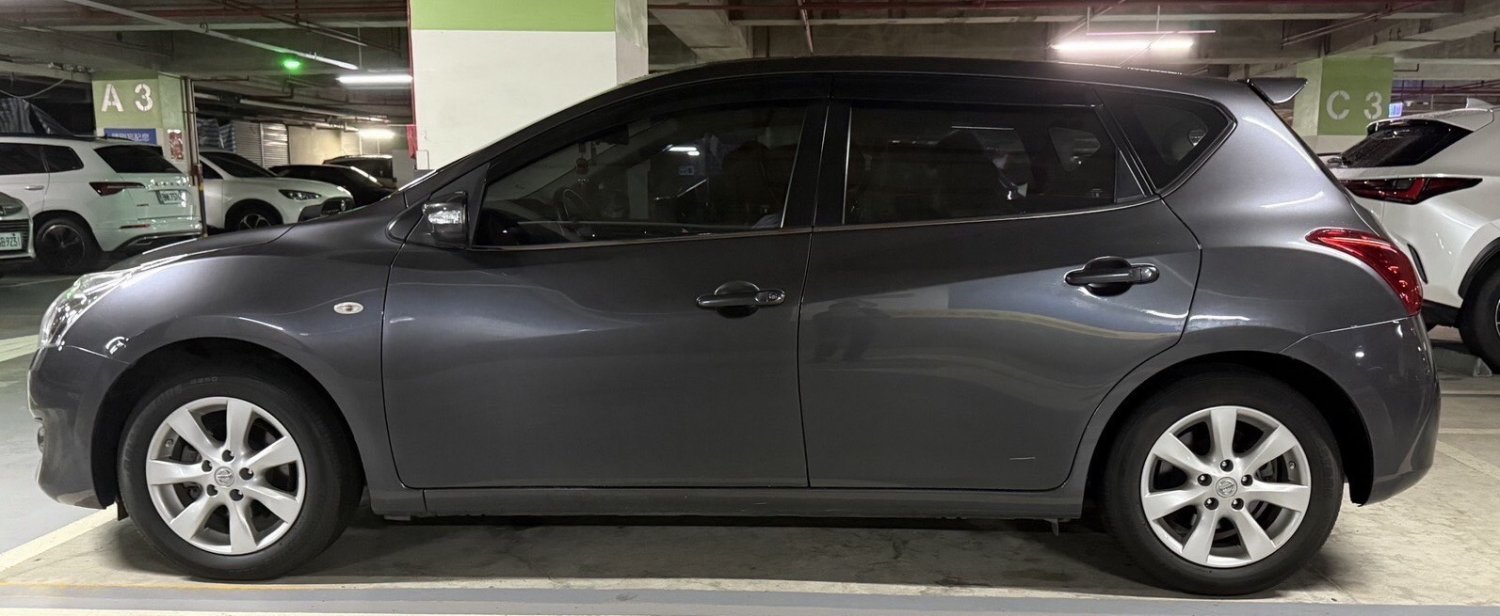 Nissan 日產 ／ Tiida ／ 2016年 ／ 2016年Nissan Tiida 深灰色 日產中古車 ／ 成交區