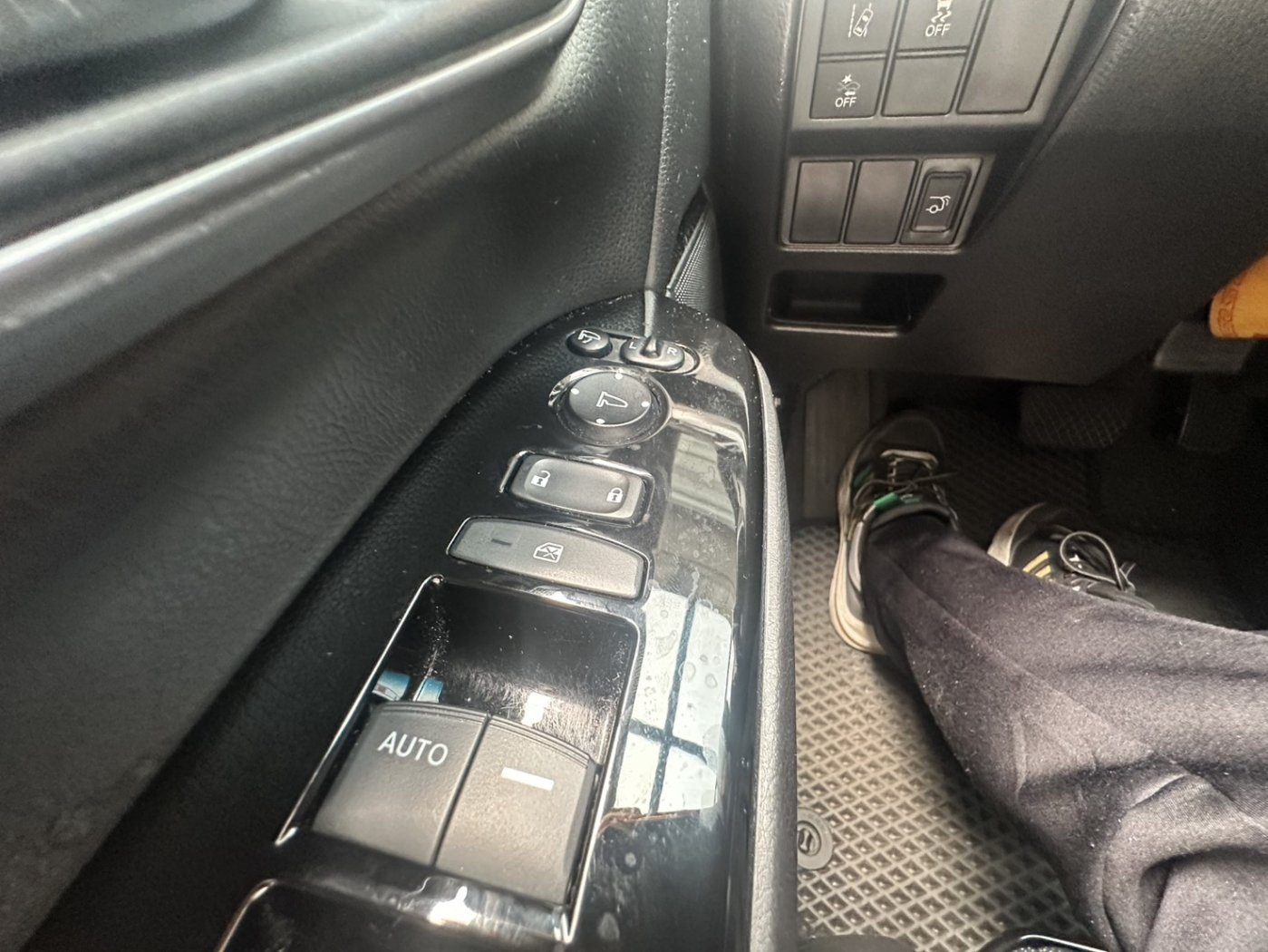 Honda 本田 ／ CR-V ／ 2020年 ／ 2020年Honda CRV 白色 本田中古車 ／ MG車庫(台南)