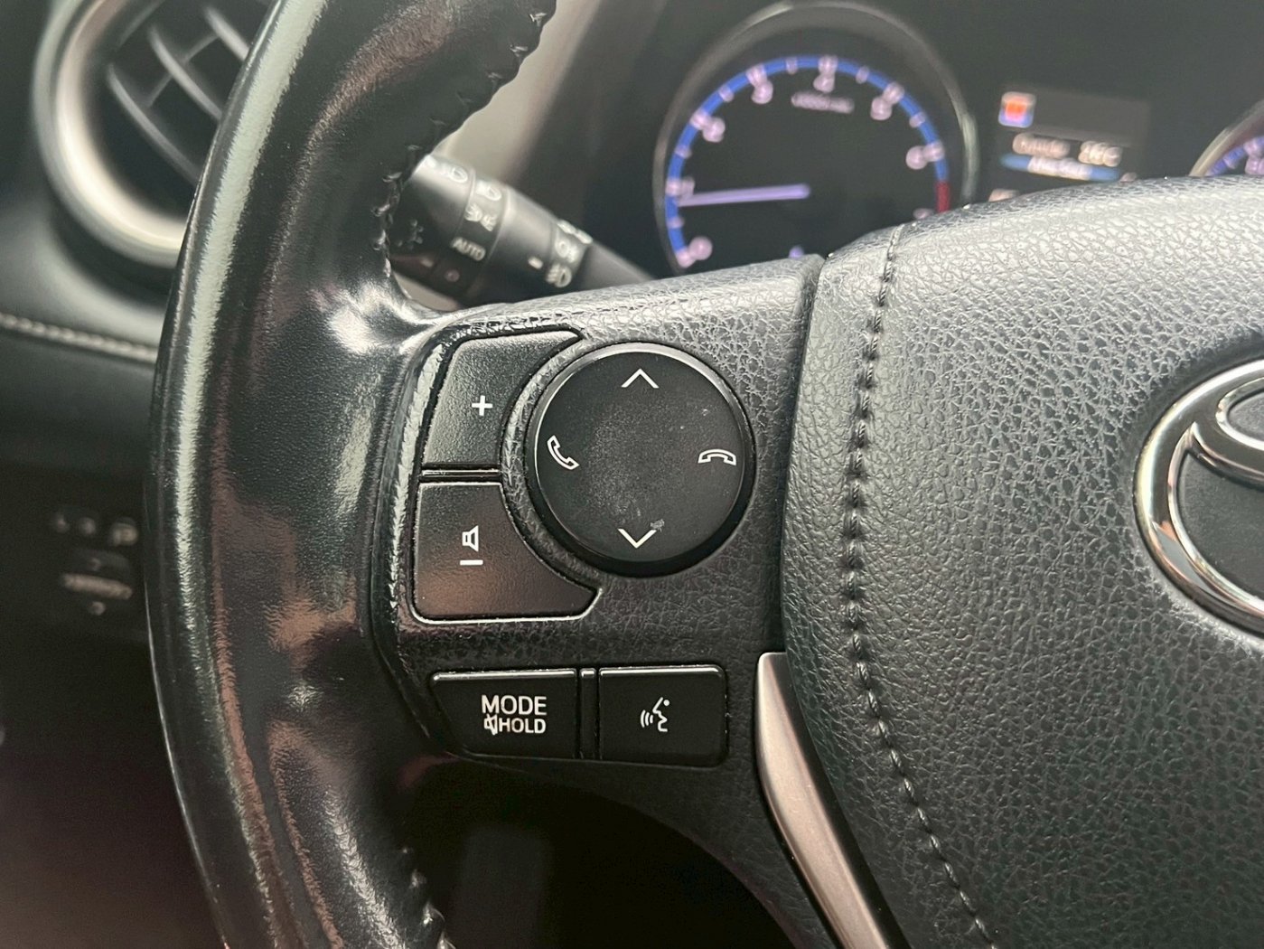 Toyota 豐田 ／ RAV4 ／ 2017年 ／ 2017年Toyota RAV4 白色 豐田中古車 ／ 九肇匯元汽車 (台南)