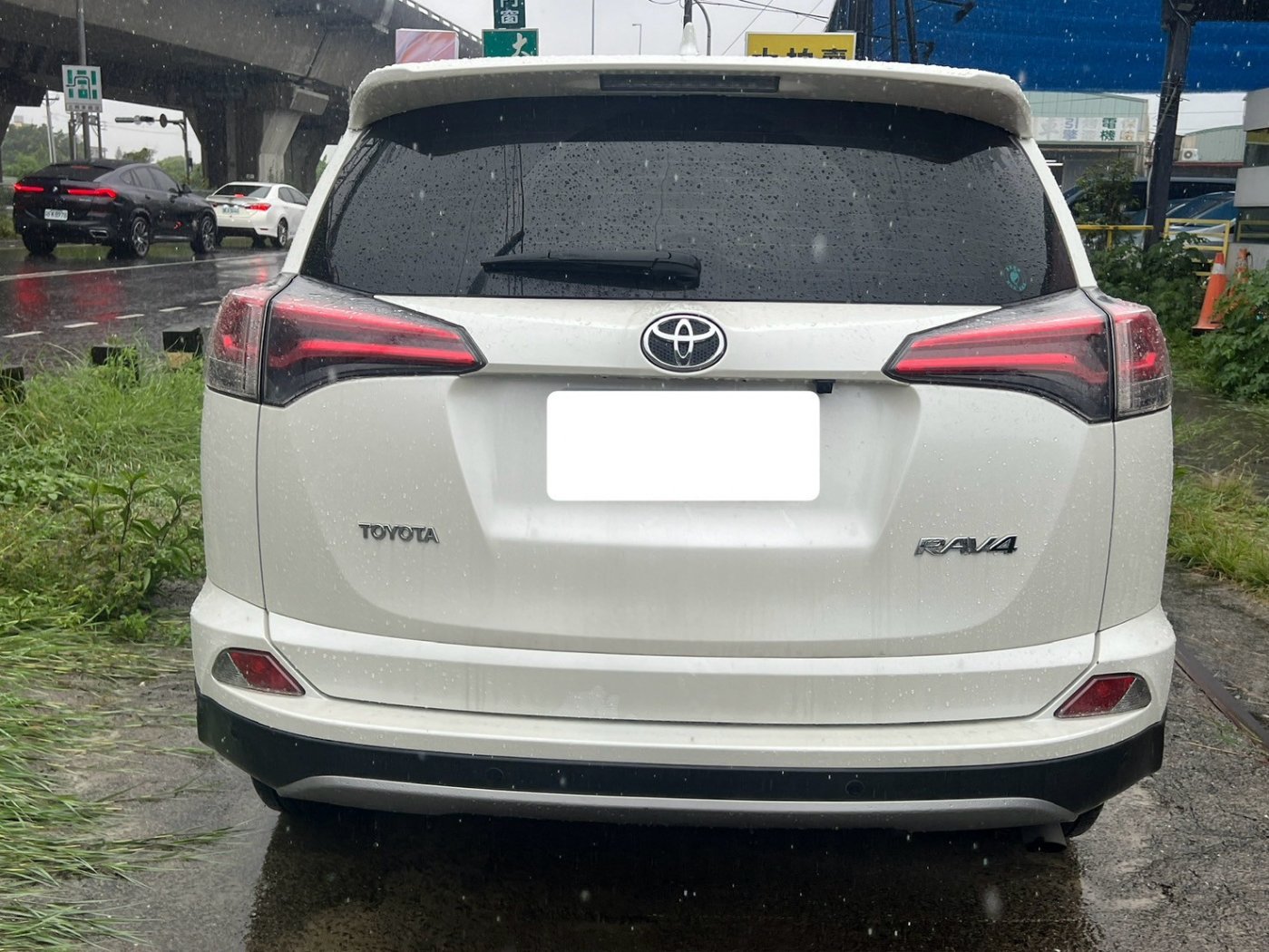 Toyota 豐田 ／ RAV4 ／ 2017年 ／ 2017年Toyota RAV4 白色 豐田中古車 ／ 九肇匯元汽車 (台南)