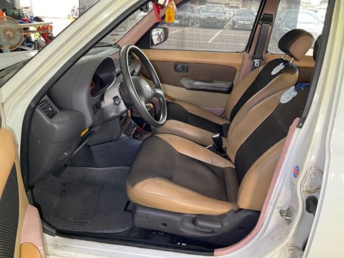 Nissan 日產 ／ March ／ 2006年 ／ 2006年Nissan March 白色 日產中古車 ／ 九肇匯元汽車 (台南)