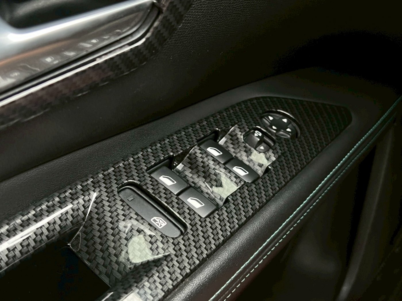 Peugeot 寶獅 ／ 5008 ／ 2022年 ／ 2022年 Peugeot 5008 灰色 寶獅中古車 ／ MG車庫(台南)