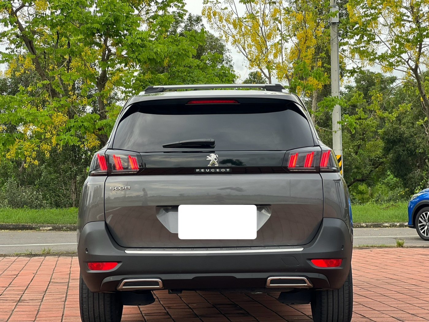 Peugeot 寶獅 ／ 5008 ／ 2022年 ／ 2022年 Peugeot 5008 灰色 寶獅中古車 ／ MG車庫(台南)