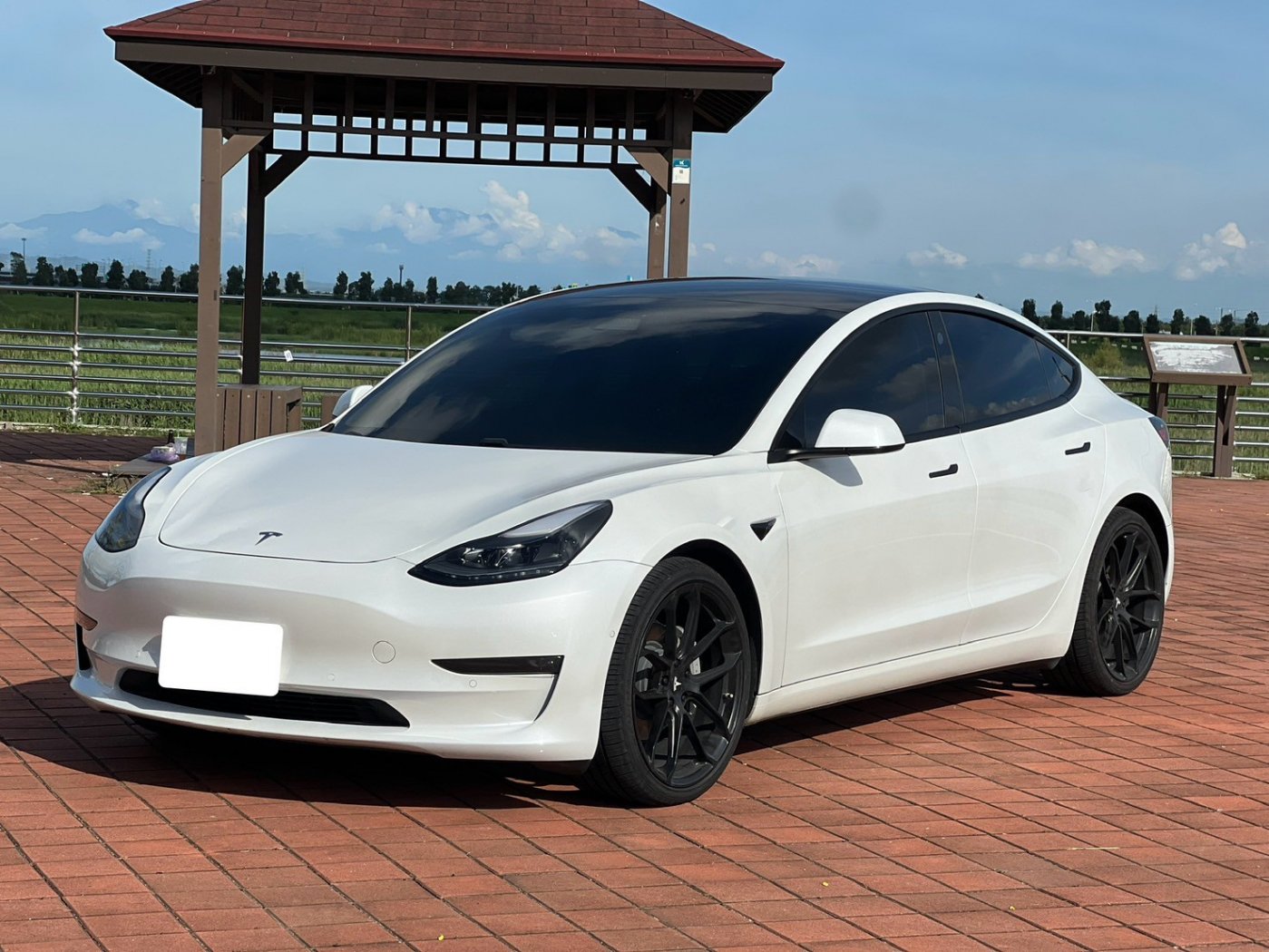 Tesla 特斯拉 ／ Model  3 ／ 2021年 ／ 2021年 Tesla Model 3 白色 特斯拉中古車 ／ MG車庫(台南)