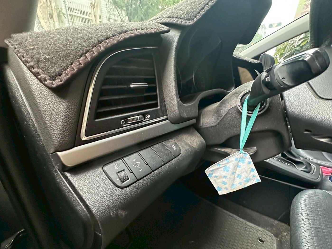 Hyundai 現代 ／ Elantra ／ 2017年 ／ 2017年Hyundai Elantra 灰色 現代中古車 ／ 成交區