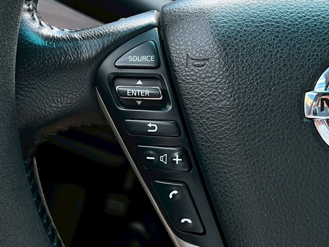 Nissan 日產 ／ Teana ／ 2011年 ／ 2011年Nissan Teana 黑色 日產中古車 ／ 成交區