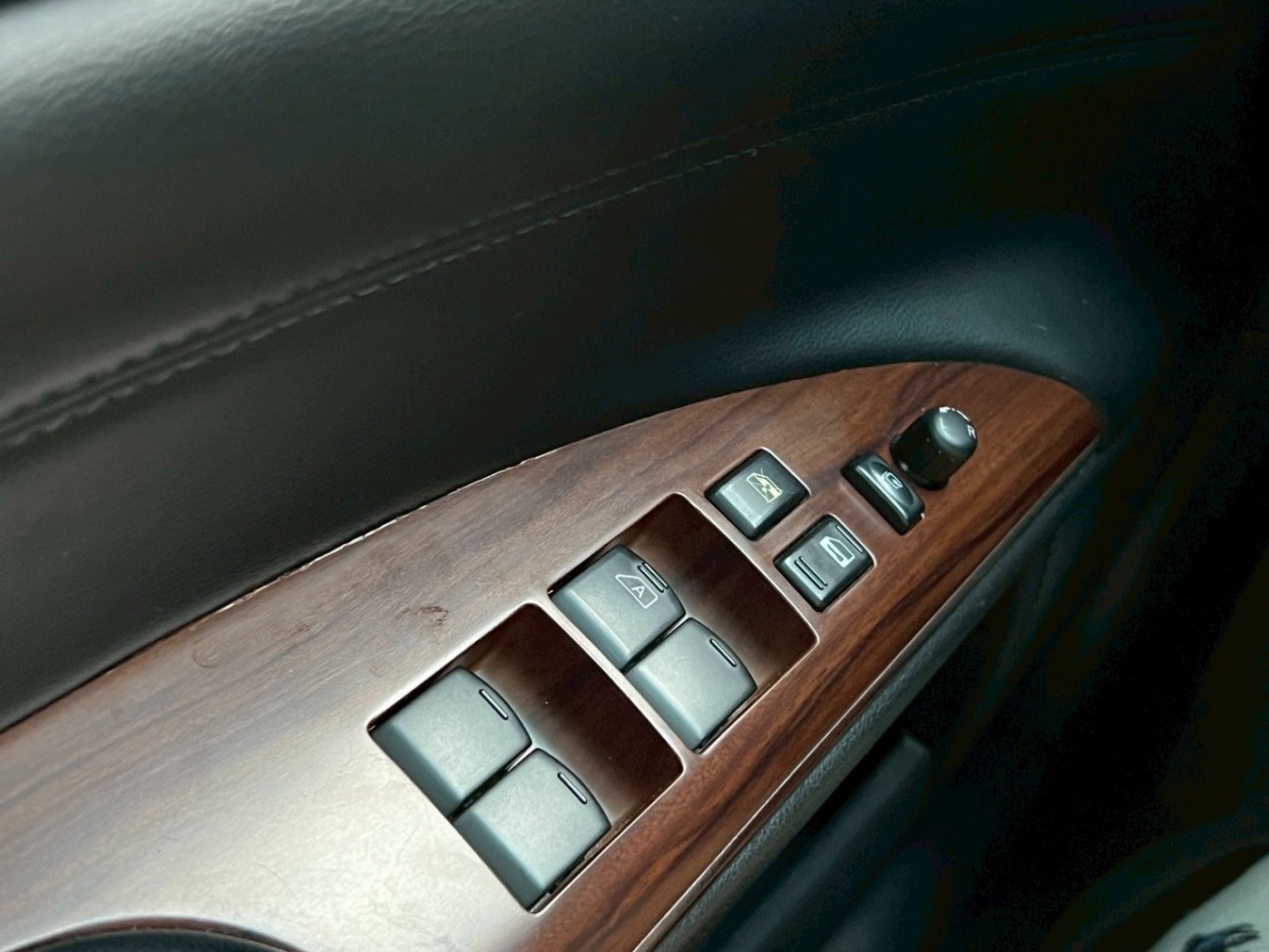 Nissan 日產 ／ Teana ／ 2011年 ／ 2011年Nissan Teana 黑色 日產中古車 ／ 成交區