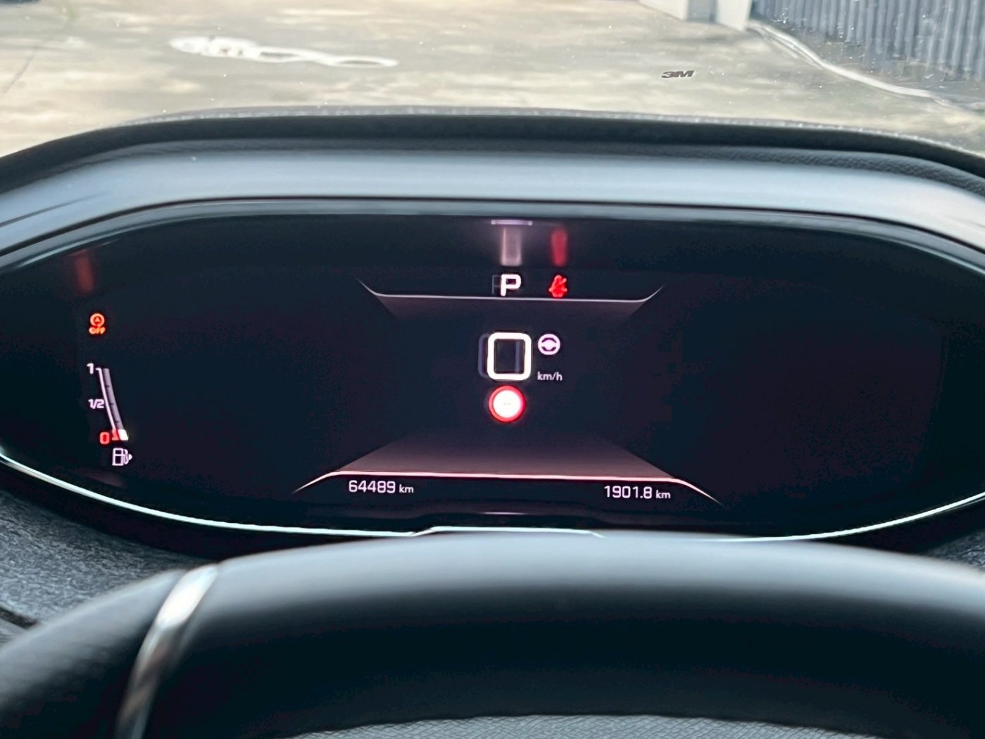 Peugeot 寶獅 ／ 5008 ／ 2022年 ／ 2022年 Peugeot 5008 白黑色 寶獅中古車 ／ MG車庫(台南)