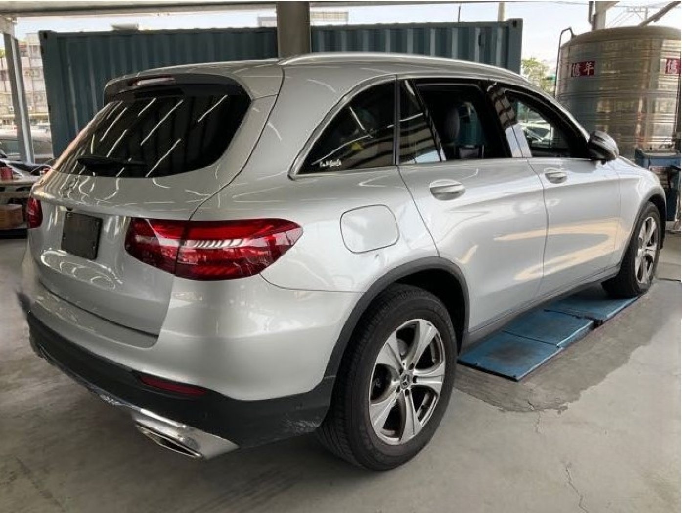 Benz 賓士 ／ GLC-Class ／ 2018年 ／ 2018年 Benz  GLC-200 銀色 賓士休旅車 ／ MG車庫(台南)
