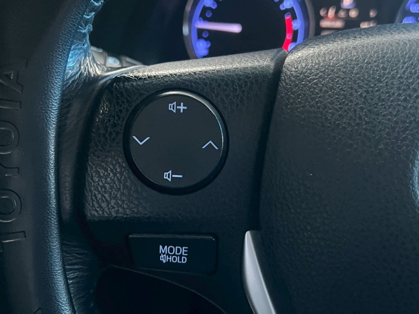 Toyota 豐田 ／ Altis ／ 2017年 ／ 2017年 Toyota Altis 灰色 豐田中古車 ／ 九肇匯元汽車 (台南)