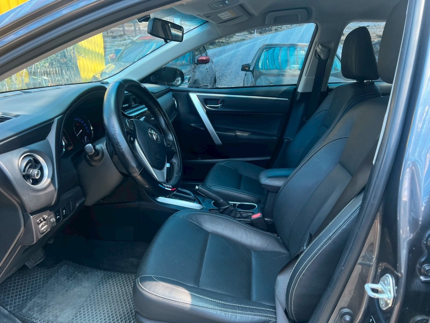 Toyota 豐田 ／ Altis ／ 2017年 ／ 2017年 Toyota Altis 灰色 豐田中古車 ／ 九肇匯元汽車 (台南)