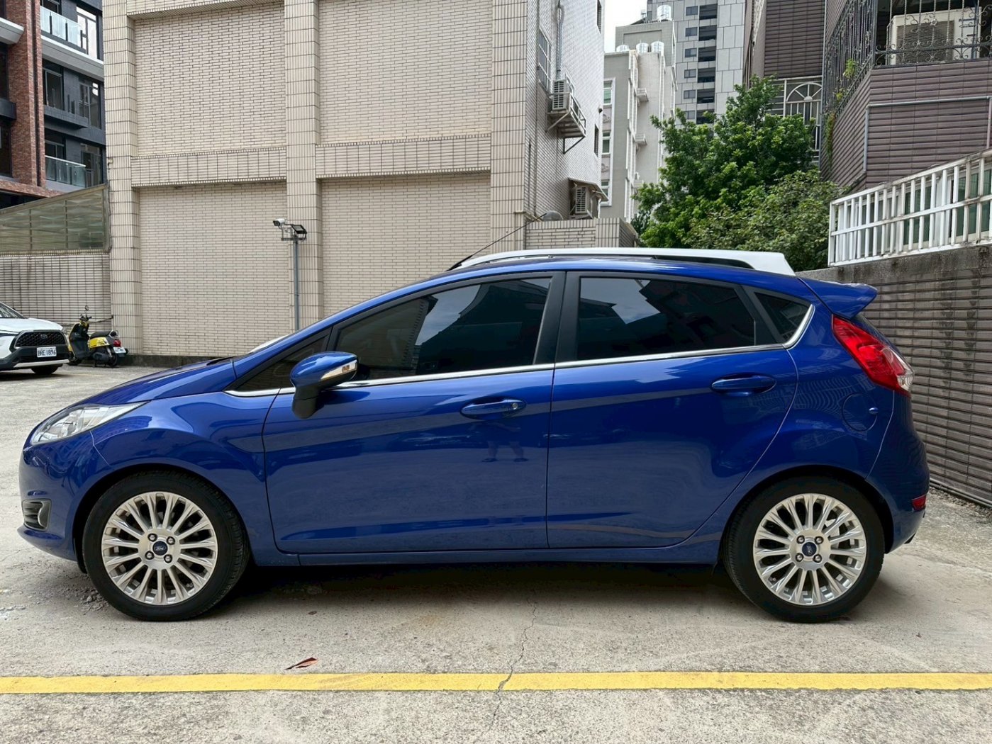 Ford 福特 ／ Fiesta ／ 2015年 ／ 2015年Ford Fiesta 藍色 福特中古車 ／ 成交區