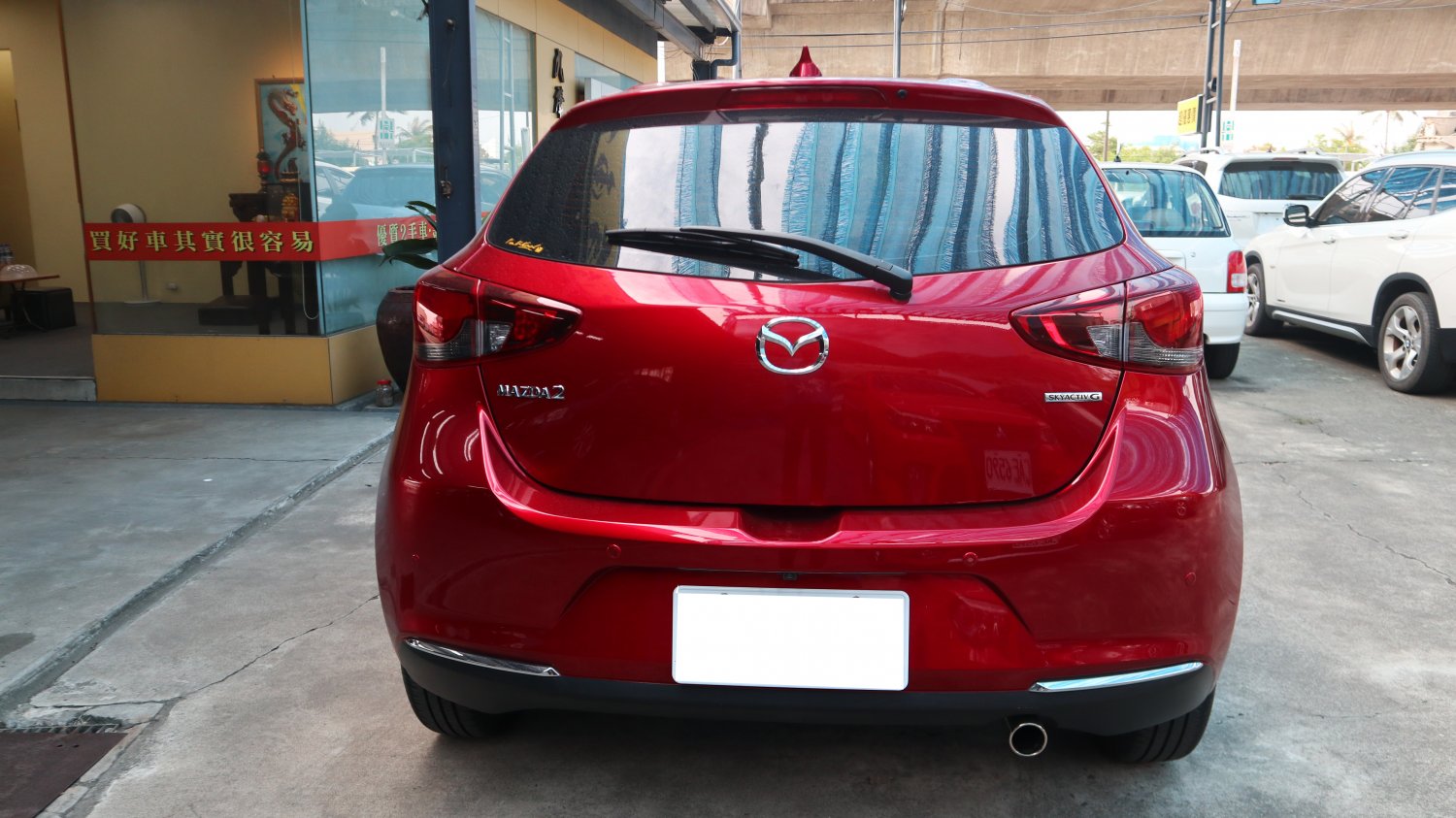Mazda 馬自達 ／ Mazda 2 ／ 2022年 ／ 2022年Mazda 2 深紅色 馬自達中古車 ／ 九肇匯元汽車 (台南)