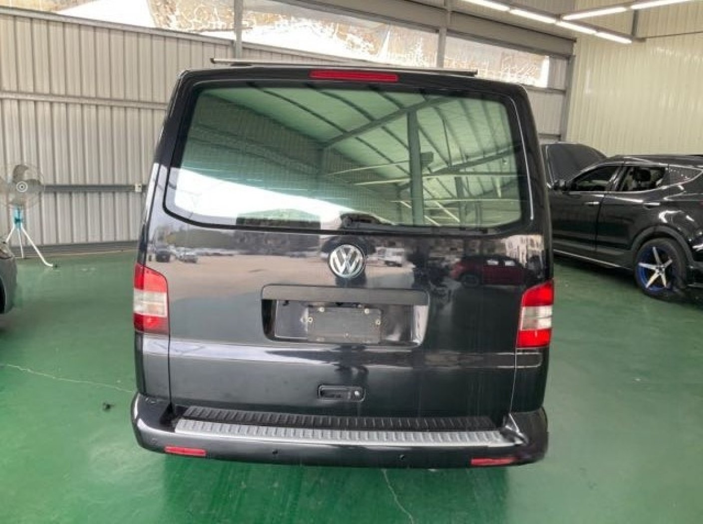 VW 福斯 ／ T5 ／ 2009年 ／ 2009年VW T5 黑色 福斯中古車 ／ 九肇匯元汽車 (台南)